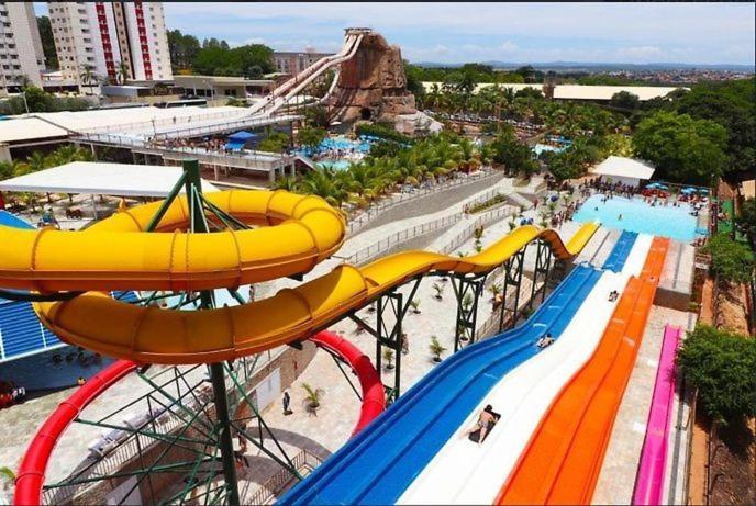 Piazza Diroma Oficial Com Acesso Ao Acqua Park Vulcao Ate 5 Pessoas 1 Caldas Novas Exterior foto